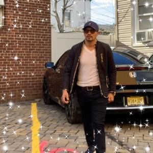 Meet your Posher, Alcides